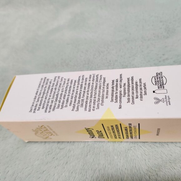 Bondi Sands Sunny Daze SPF50 Mineral Tinted Moisturizer 50ml - Picture 4 of 11